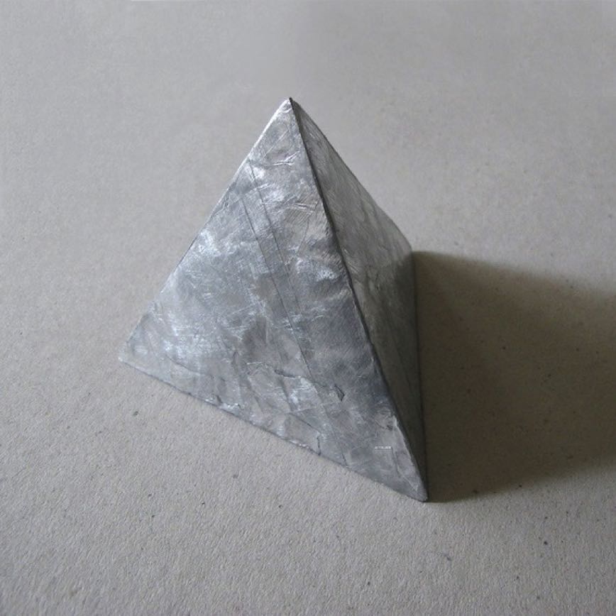 2020_2_Tetraeder mini_10x9x8cm_180a