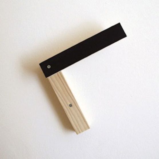 5_2018_1a_Objekt 1_Holz_Tape_Schrauben_27x22x6cm_180