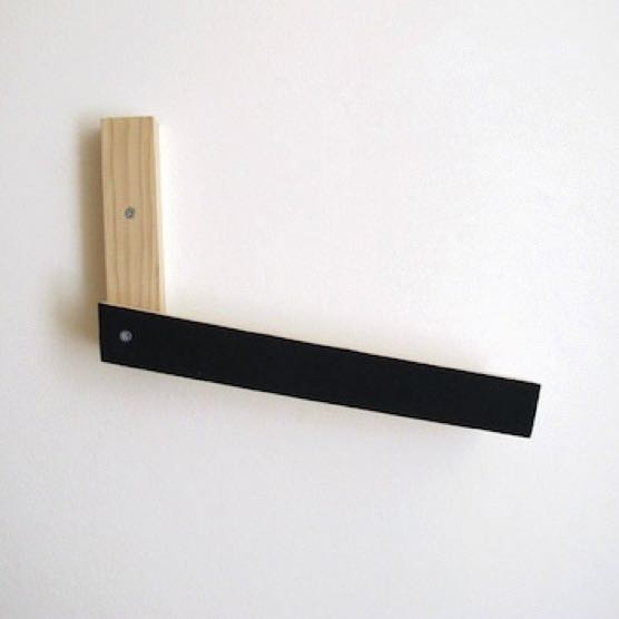 5a_2018_Objekt 2_Holz_Tape_Schrauben_23x30x6cm_180a