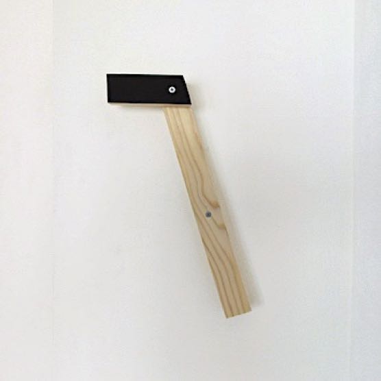 5cc_2018_Objekt 4_Holz_Tape_Schrauben_33.5x21x6cm_180 Kopie